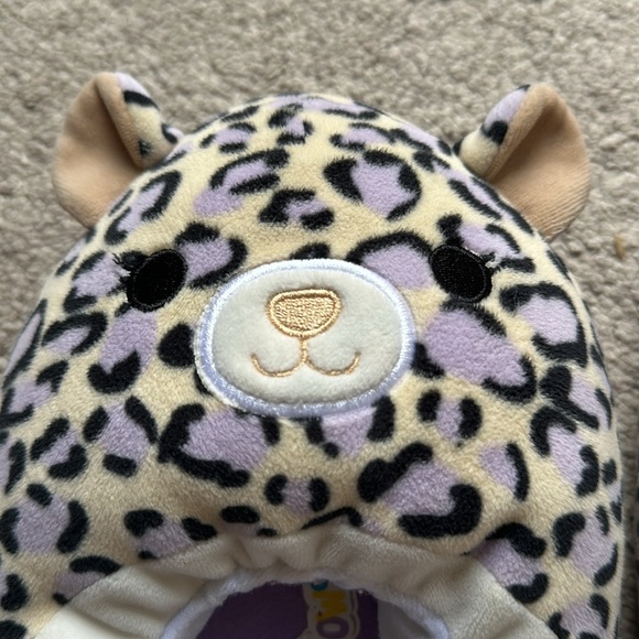 Kids Cheetah Squishmallows Slippers Sz 13/1 - Picture 2 of 4